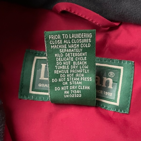 LL Bean Men’s Red & Grey Hooded Ski Parka - Picture 7 of 12